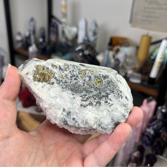 Pyrite and quartz cluster (354 grams) - Picture 5 of 6